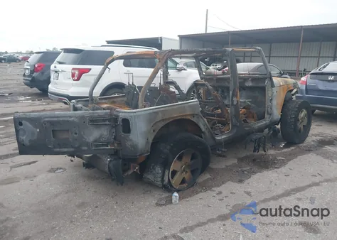 2010 Jeep Wrangler Unlimited Sahara z USA, uszkodzony, nr VIN 1J4HA5H13AL103417